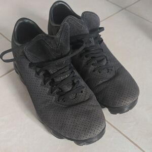 Nike Men's Perforated Black Lace-Up Sneakers